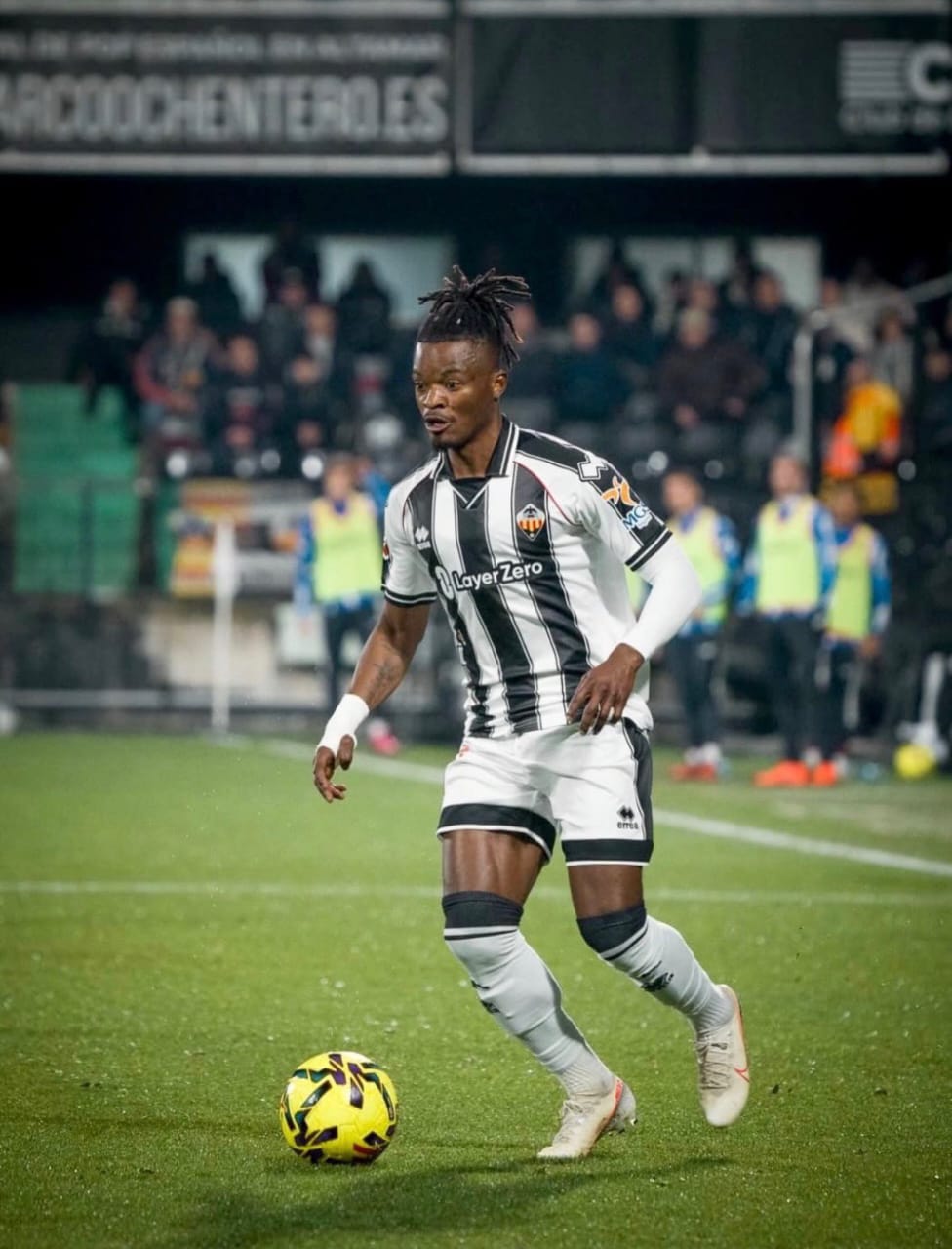 Cipenga enflamme Castellón : le rêve de montée en la Liga prend vie!